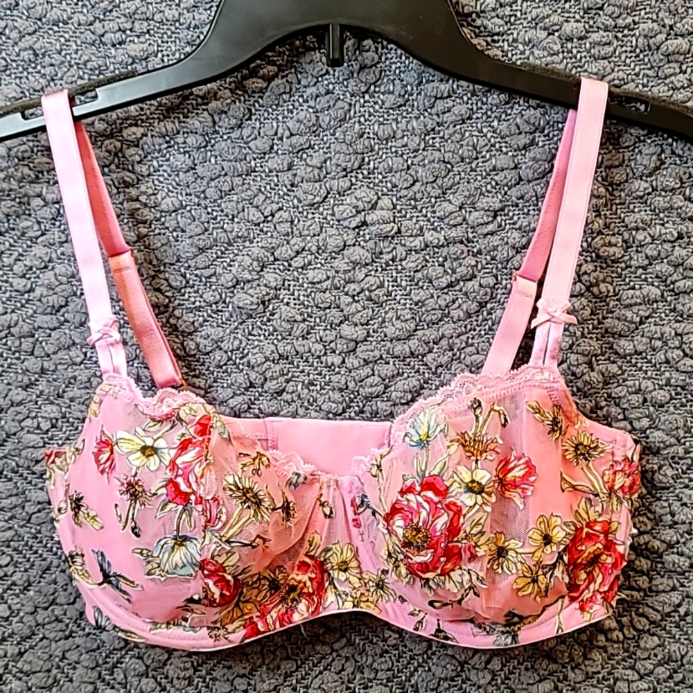 Victoria Secret Bra Size 36DD